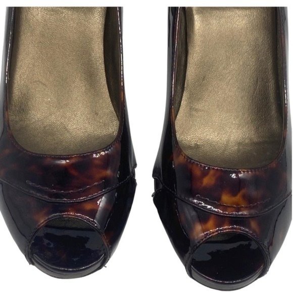 Stuart Weitzman Tortoise Pattern Patent Leather Open Toe Stiletto Pump Size 7.5 - Picture 3 of 10